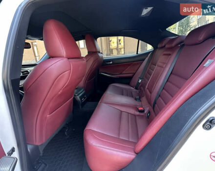 Белый Лексус ИС, объемом двигателя 2.5 л и пробегом 158 тыс. км за 20500 $, фото 4 на Automoto.ua