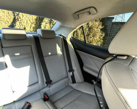 Білий Лексус ІС, об'ємом двигуна 2.5 л та пробігом 130 тис. км за 16800 $, фото 7 на Automoto.ua