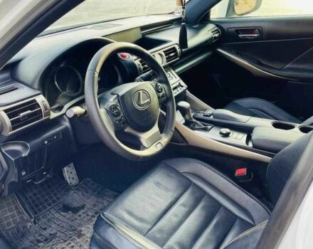 Белый Лексус ИС, объемом двигателя 2.5 л и пробегом 196 тыс. км за 9800 $, фото 6 на Automoto.ua