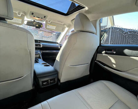 Белый Лексус ИС, объемом двигателя 2.5 л и пробегом 130 тыс. км за 16300 $, фото 5 на Automoto.ua