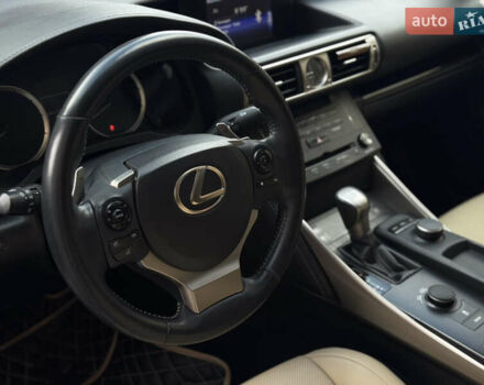 Белый Лексус ИС, объемом двигателя 2.5 л и пробегом 143 тыс. км за 14850 $, фото 18 на Automoto.ua