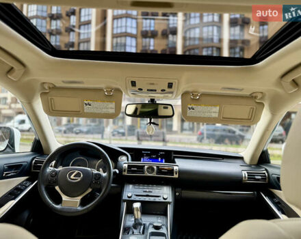 Белый Лексус ИС, объемом двигателя 2.5 л и пробегом 143 тыс. км за 14850 $, фото 23 на Automoto.ua