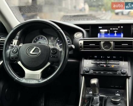 Білий Лексус ІС, об'ємом двигуна 2.5 л та пробігом 240 тис. км за 12500 $, фото 69 на Automoto.ua