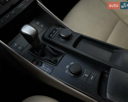 Белый Лексус ИС, объемом двигателя 2.5 л и пробегом 143 тыс. км за 14850 $, фото 20 на Automoto.ua