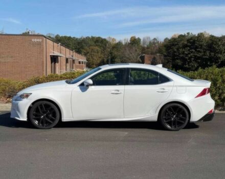 Белый Лексус ИС, объемом двигателя 2.5 л и пробегом 87 тыс. км за 4250 $, фото 3 на Automoto.ua