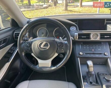 Белый Лексус ИС, объемом двигателя 2 л и пробегом 118 тыс. км за 16400 $, фото 13 на Automoto.ua