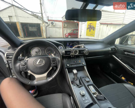Белый Лексус ИС, объемом двигателя 2.49 л и пробегом 192 тыс. км за 18500 $, фото 7 на Automoto.ua
