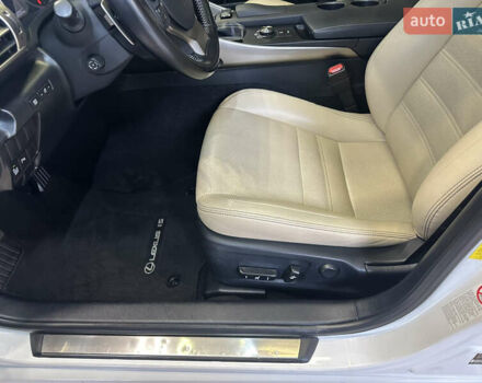 Белый Лексус ИС, объемом двигателя 2.5 л и пробегом 98 тыс. км за 16900 $, фото 25 на Automoto.ua