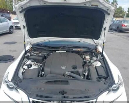 Білий Лексус ІС, об'ємом двигуна 2.5 л та пробігом 79 тис. км за 4300 $, фото 8 на Automoto.ua