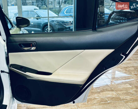 Белый Лексус ИС, объемом двигателя 2.5 л и пробегом 98 тыс. км за 16900 $, фото 46 на Automoto.ua