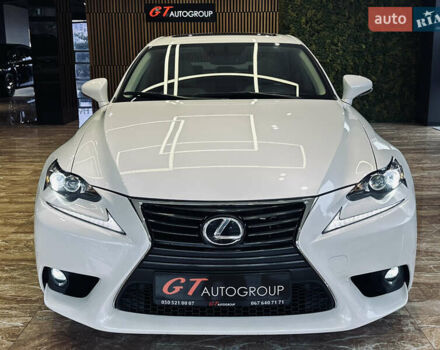 Белый Лексус ИС, объемом двигателя 2.5 л и пробегом 98 тыс. км за 16900 $, фото 2 на Automoto.ua