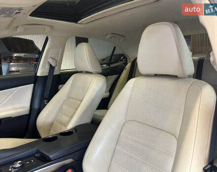 Белый Лексус ИС, объемом двигателя 2.5 л и пробегом 98 тыс. км за 16900 $, фото 26 на Automoto.ua