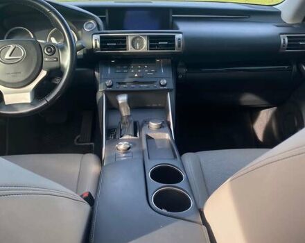 Белый Лексус ИС, объемом двигателя 2 л и пробегом 118 тыс. км за 16400 $, фото 4 на Automoto.ua