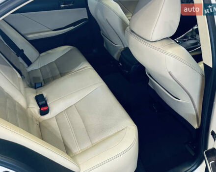 Белый Лексус ИС, объемом двигателя 2.5 л и пробегом 98 тыс. км за 16900 $, фото 47 на Automoto.ua