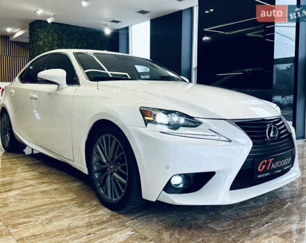 Белый Лексус ИС, объемом двигателя 2.5 л и пробегом 98 тыс. км за 16900 $, фото 3 на Automoto.ua