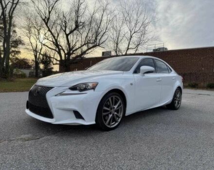 Белый Лексус ИС, объемом двигателя 2.5 л и пробегом 80 тыс. км за 15100 $, фото 2 на Automoto.ua