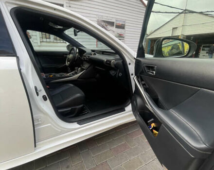 Белый Лексус ИС, объемом двигателя 2.49 л и пробегом 192 тыс. км за 18500 $, фото 12 на Automoto.ua