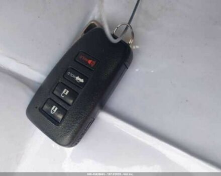 Білий Лексус ІС, об'ємом двигуна 2.5 л та пробігом 79 тис. км за 4300 $, фото 9 на Automoto.ua