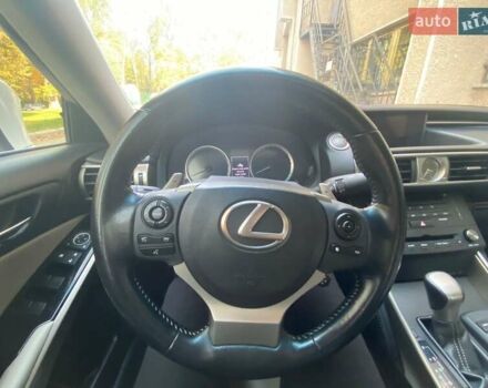 Белый Лексус ИС, объемом двигателя 2 л и пробегом 118 тыс. км за 16400 $, фото 2 на Automoto.ua