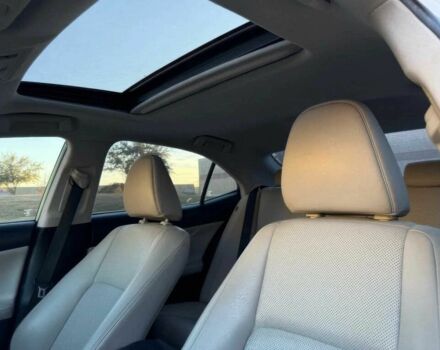 Белый Лексус ИС, объемом двигателя 2.5 л и пробегом 76 тыс. км за 6300 $, фото 8 на Automoto.ua