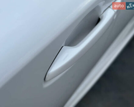 Белый Лексус ИС, объемом двигателя 2 л и пробегом 150 тыс. км за 17999 $, фото 11 на Automoto.ua