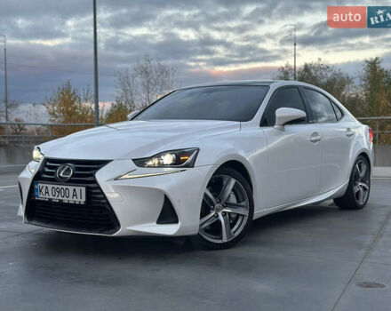 Белый Лексус ИС, объемом двигателя 2 л и пробегом 150 тыс. км за 17999 $, фото 4 на Automoto.ua