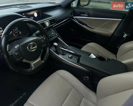 Белый Лексус ИС, объемом двигателя 2 л и пробегом 150 тыс. км за 17999 $, фото 16 на Automoto.ua