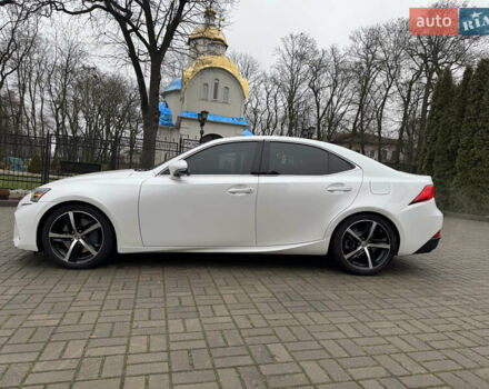 Белый Лексус ИС, объемом двигателя 2 л и пробегом 115 тыс. км за 17700 $, фото 4 на Automoto.ua