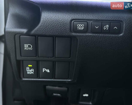 Белый Лексус ИС, объемом двигателя 2 л и пробегом 150 тыс. км за 17999 $, фото 30 на Automoto.ua