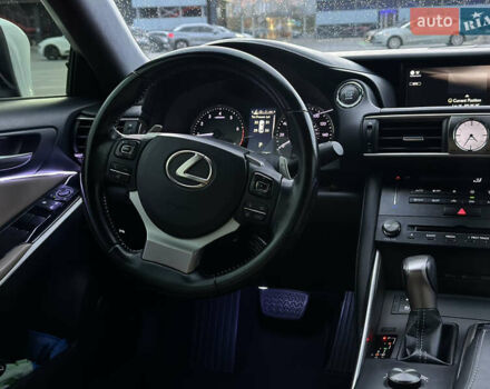 Белый Лексус ИС, объемом двигателя 2 л и пробегом 150 тыс. км за 17999 $, фото 22 на Automoto.ua