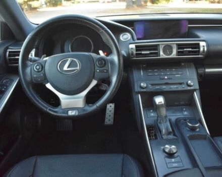 Белый Лексус ИС, объемом двигателя 2 л и пробегом 80 тыс. км за 9900 $, фото 7 на Automoto.ua