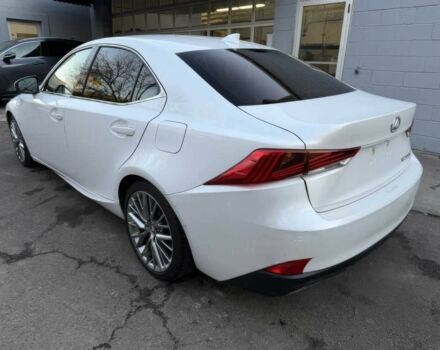 Белый Лексус ИС, объемом двигателя 2 л и пробегом 75 тыс. км за 5900 $, фото 4 на Automoto.ua