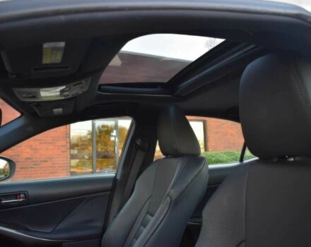 Белый Лексус ИС, объемом двигателя 2 л и пробегом 80 тыс. км за 9900 $, фото 9 на Automoto.ua