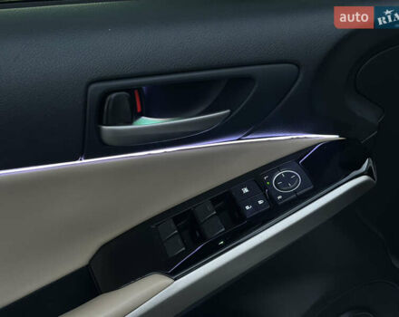 Белый Лексус ИС, объемом двигателя 2 л и пробегом 150 тыс. км за 17999 $, фото 18 на Automoto.ua