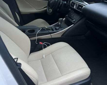 Белый Лексус ИС, объемом двигателя 0 л и пробегом 168 тыс. км за 17999 $, фото 9 на Automoto.ua