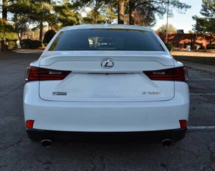 Белый Лексус ИС, объемом двигателя 2 л и пробегом 80 тыс. км за 9900 $, фото 4 на Automoto.ua