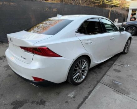 Белый Лексус ИС, объемом двигателя 2 л и пробегом 75 тыс. км за 5900 $, фото 6 на Automoto.ua