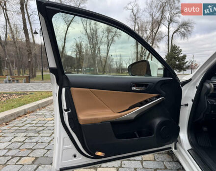 Белый Лексус ИС, объемом двигателя 3.5 л и пробегом 51 тыс. км за 22000 $, фото 35 на Automoto.ua