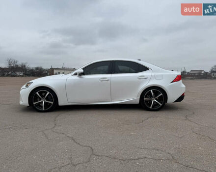 Белый Лексус ИС, объемом двигателя 2 л и пробегом 115 тыс. км за 17300 $, фото 4 на Automoto.ua
