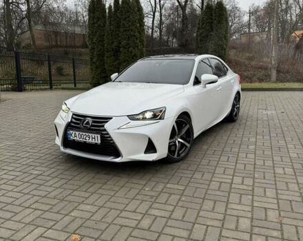 Белый Лексус ИС, объемом двигателя 2 л и пробегом 115 тыс. км за 17700 $, фото 2 на Automoto.ua