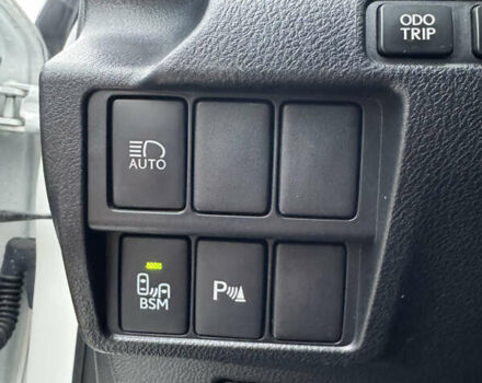 Белый Лексус ИС, объемом двигателя 2 л и пробегом 115 тыс. км за 17700 $, фото 17 на Automoto.ua