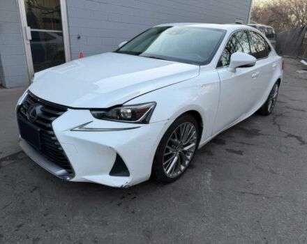 Белый Лексус ИС, объемом двигателя 2 л и пробегом 75 тыс. км за 5900 $, фото 2 на Automoto.ua