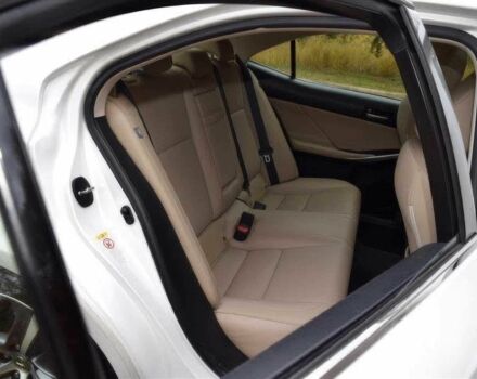 Белый Лексус ИС, объемом двигателя 3.5 л и пробегом 74 тыс. км за 4900 $, фото 10 на Automoto.ua