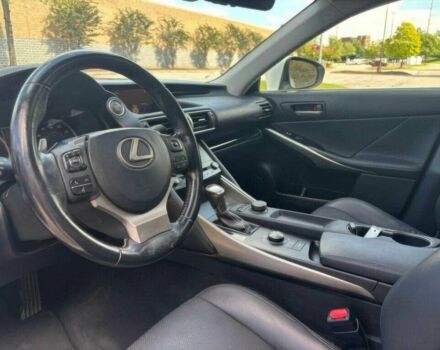 Белый Лексус ИС, объемом двигателя 3.5 л и пробегом 61 тыс. км за 5900 $, фото 9 на Automoto.ua