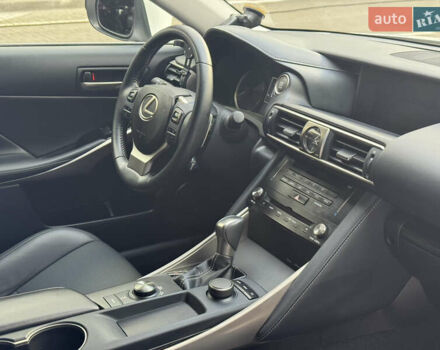 Белый Лексус ИС, объемом двигателя 2 л и пробегом 59 тыс. км за 20700 $, фото 21 на Automoto.ua