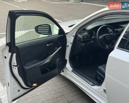 Белый Лексус ИС, объемом двигателя 2 л и пробегом 59 тыс. км за 20700 $, фото 10 на Automoto.ua