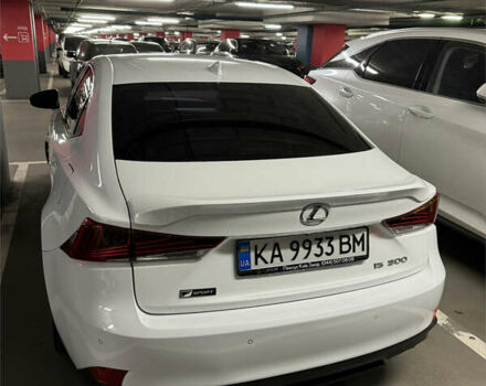 Белый Лексус ИС, объемом двигателя 2 л и пробегом 113 тыс. км за 20000 $, фото 3 на Automoto.ua