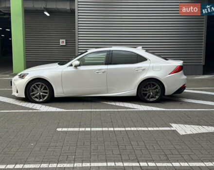 Белый Лексус ИС, объемом двигателя 2 л и пробегом 59 тыс. км за 20700 $, фото 1 на Automoto.ua