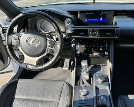 Белый Лексус ИС, объемом двигателя 2 л и пробегом 83 тыс. км за 20000 $, фото 5 на Automoto.ua