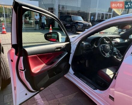 Белый Лексус ИС, объемом двигателя 2 л и пробегом 112 тыс. км за 23000 $, фото 3 на Automoto.ua